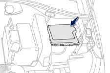 La boîte à fusibles est placée dans le compartiment moteur près de la batterie